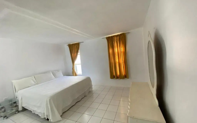 Deluxe Montego Bay Club Studio & Suites