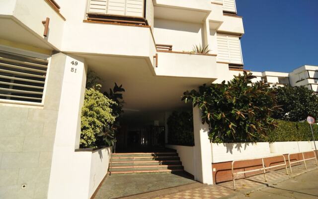 Отель HomeHolidaysRentals Apartamento Canet Playa l - Costa Barcelona вид на фасад