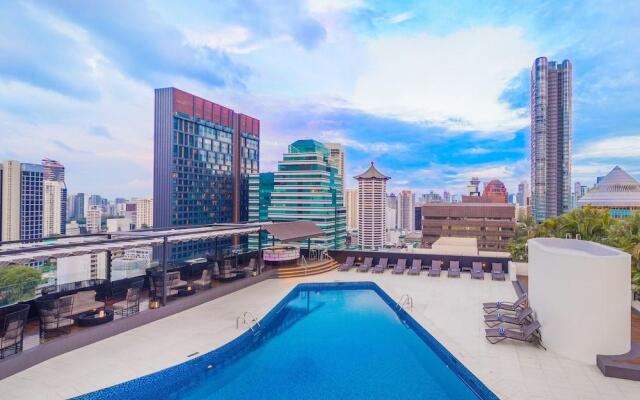 Отель Hilton Singapore бассейн