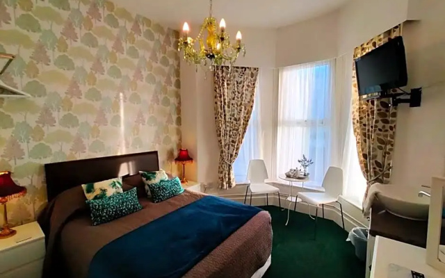 Hotel Babylon