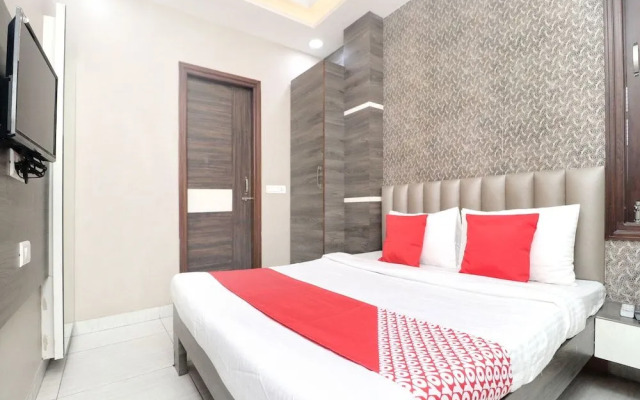 OYO 15653 Hotel Sukh Regency