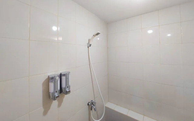 Comfortble 2Br At Bassura City Apartment