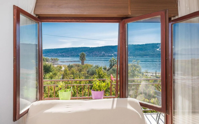 Amazing Apartment in Trogir With 2 Bedrooms and Wifi