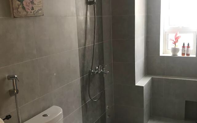 Отель V&B House Далат