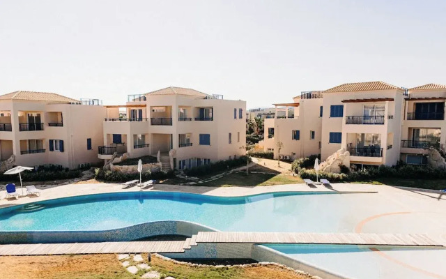 Phaedrus Living: Seaside Thalassa Cretan 201