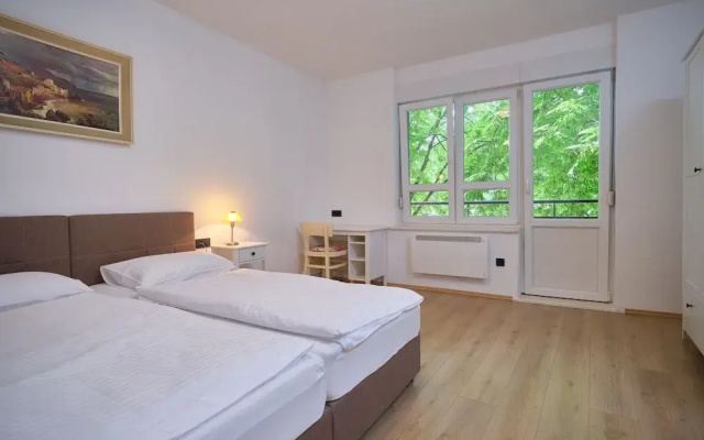 Bacci Central 2-Bedroom Apartment by Litto