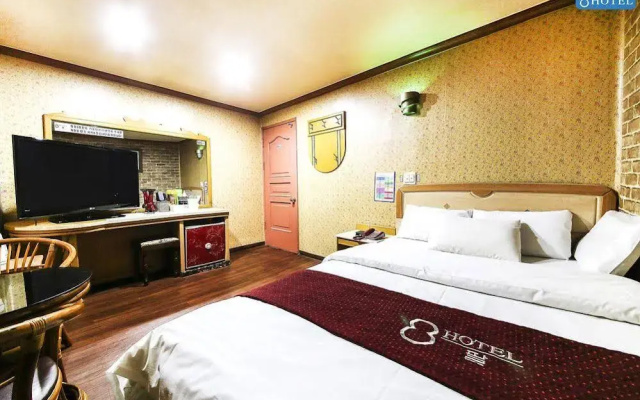 8 Motel