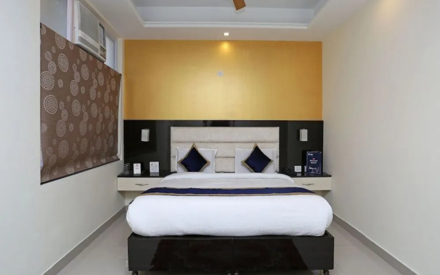 OYO 12833 Century Grand
