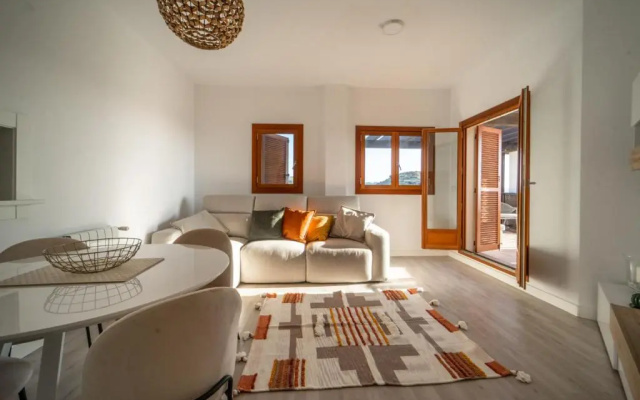 Exclusive 2 Bed 2 Bath Penthouse with Golf Views - DE2332EV