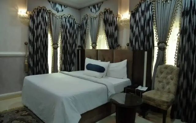 Plot 400 Luxury Apartments