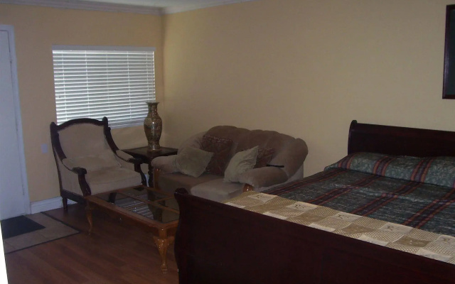 Beach Grove Motel