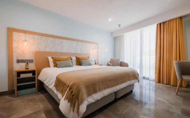 Reef Hotel & Spa