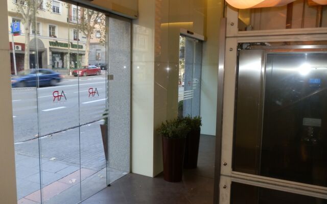 Aparto-Hotel Rosales вид на фасад