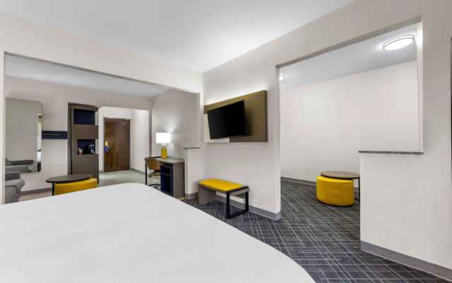 Comfort Suites London South
