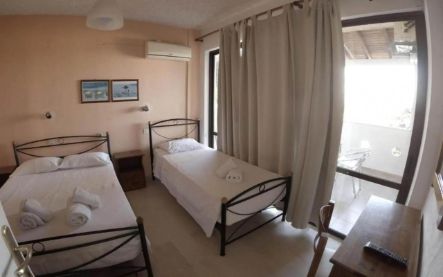 Pleasing Apartment in Mpenitses With Terrace
