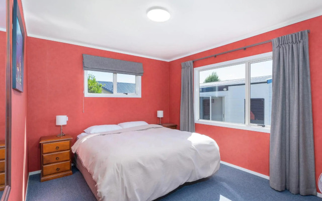 Nest by the Beach - Cooks Beach Holiday Home