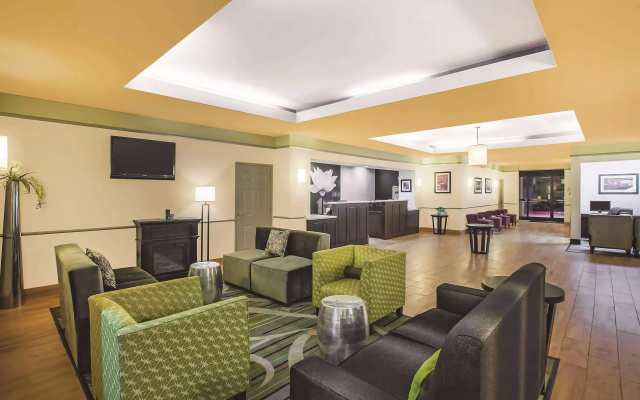 La Quinta Inn & Suites by Wyndham Beaumont West
