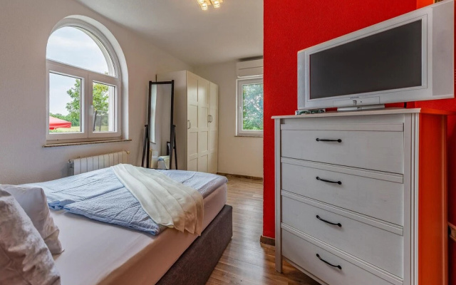 Nice Home in Pula With Sauna, Wifi and 8 Bedrooms