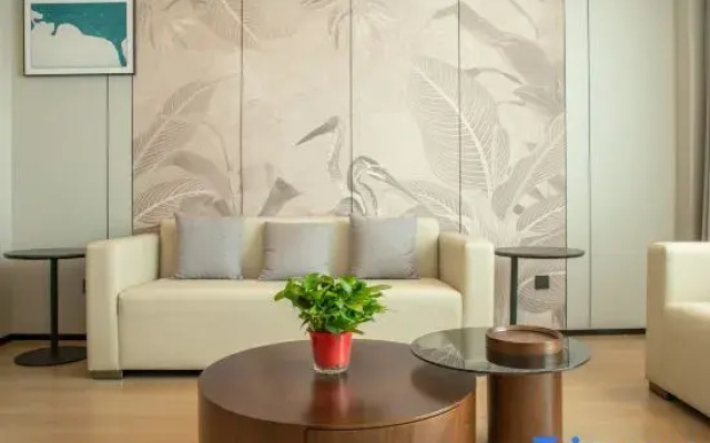 Zhengzhou Xinzheng International Airport Talent Hotel