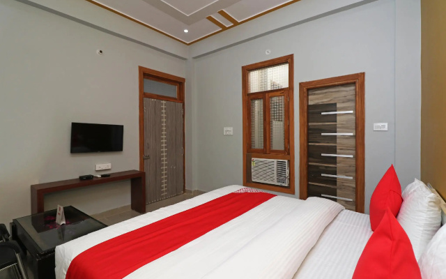OYO 28244 Hotel Sammy Grand
