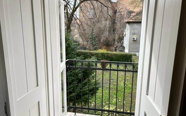 Hidden Garden 1