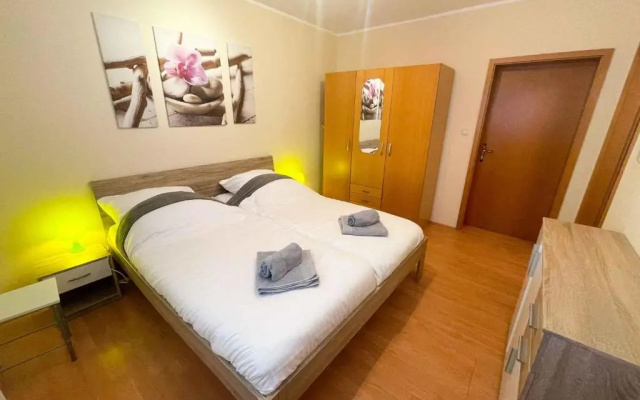 Apartments in Novi Vinodolski 42645