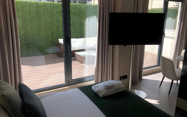 Omid Saldanha Hotel