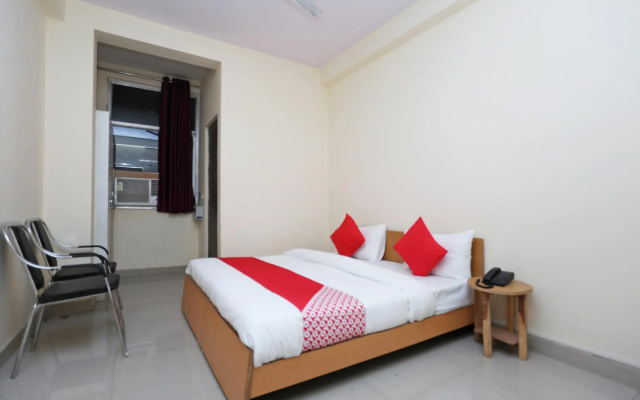 OYO 40010 Mannat Residency