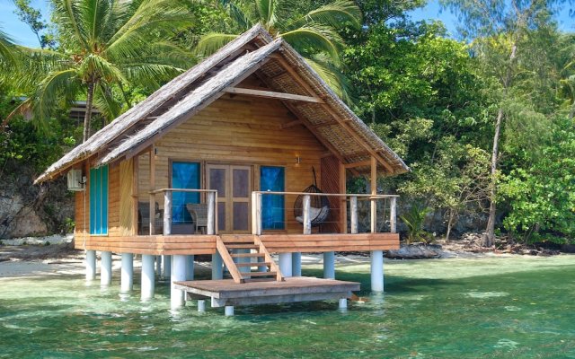 Fatboys Resort in Kukundu, Solomon Islands from 159$, photos, reviews - zenhotels.com hotel front