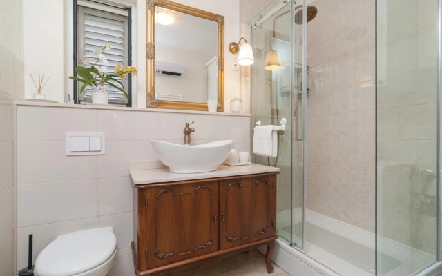 Awesome Home in Srinjine With 2 Bedrooms, Wifi and Heated Swimming Pool