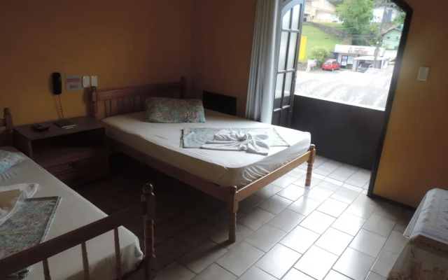 Hotel Cheri Ami