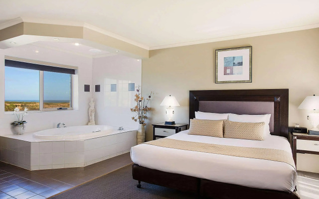 Comfort Inn On Raglan