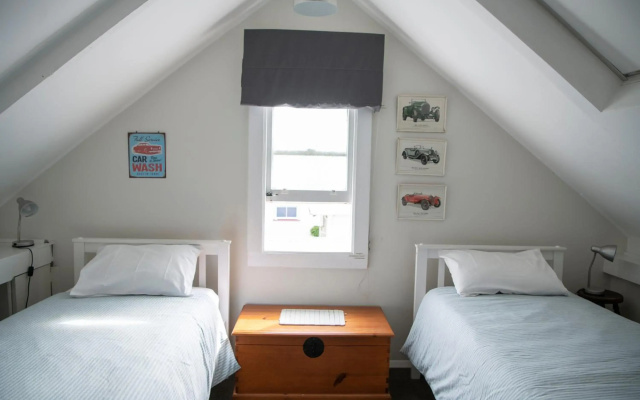 Puriri Downtown Villa - Napier Holiday Home