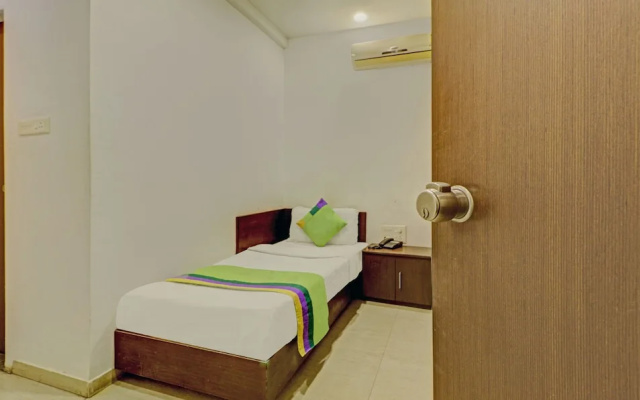 Loharkar Family Hotel L A Rooms