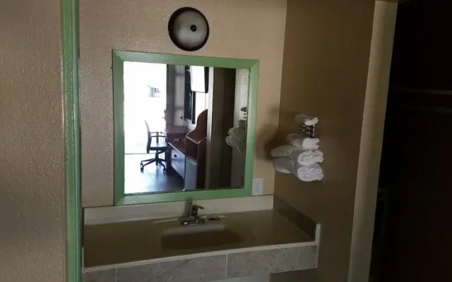 Budget Inn