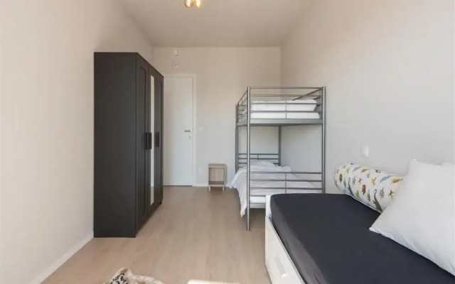 Serene Apartment With Mountain View