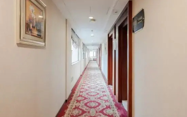 Zhiyin Lotus Lake Hotel