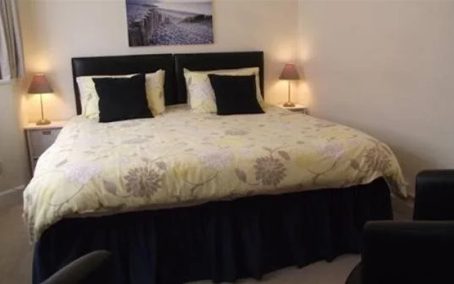Beachside B & B