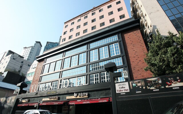 Yuwon Hotel вид на фасад