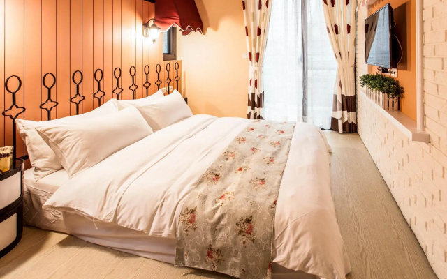 Happiness station B&B