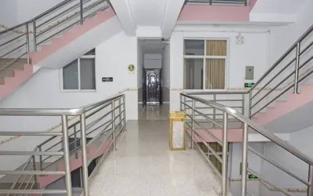 Yuxi Jinhong Hotel (Nieer Park)(玉溪锦红宾馆（聂耳公园店）)