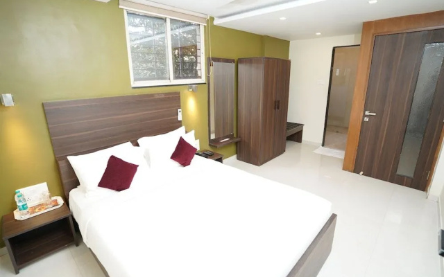 Metropolis Hotel