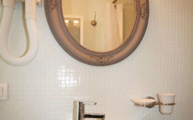 My Apartment in Paris Jonquiere