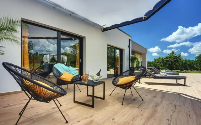Radola Residence