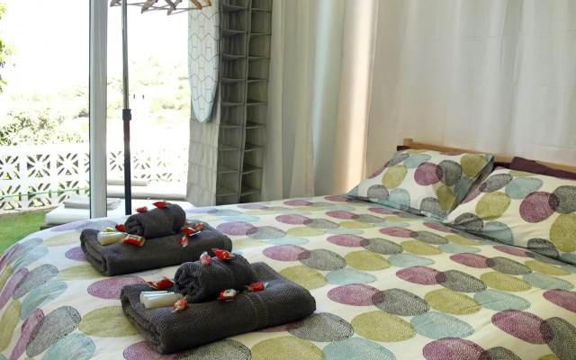 Flatguest Glass House