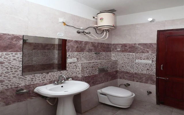 OYO 16499 Hotel Moti Dungri Palace