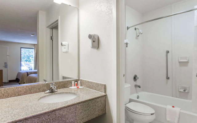 Days Inn by Wyndham Norfolk Airport