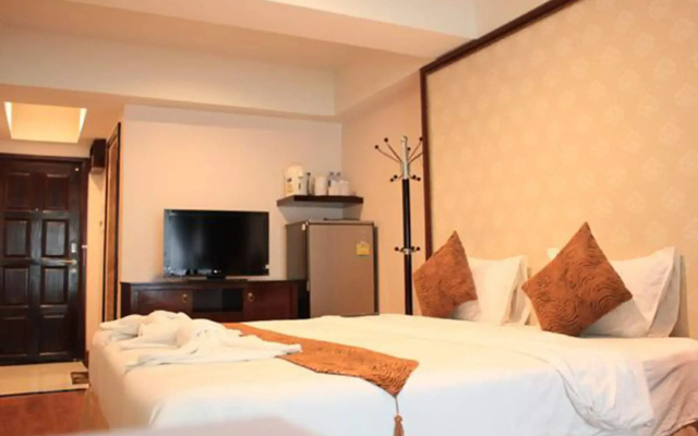 Maleez Lodge Hotel and Restaurant