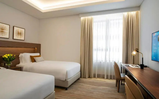 Al Jaddaf Rotana Suite Hotel