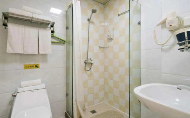Home Inn (Xi'an Hi-tech Zone Keji 2nd Road Xi`an University North Gate)